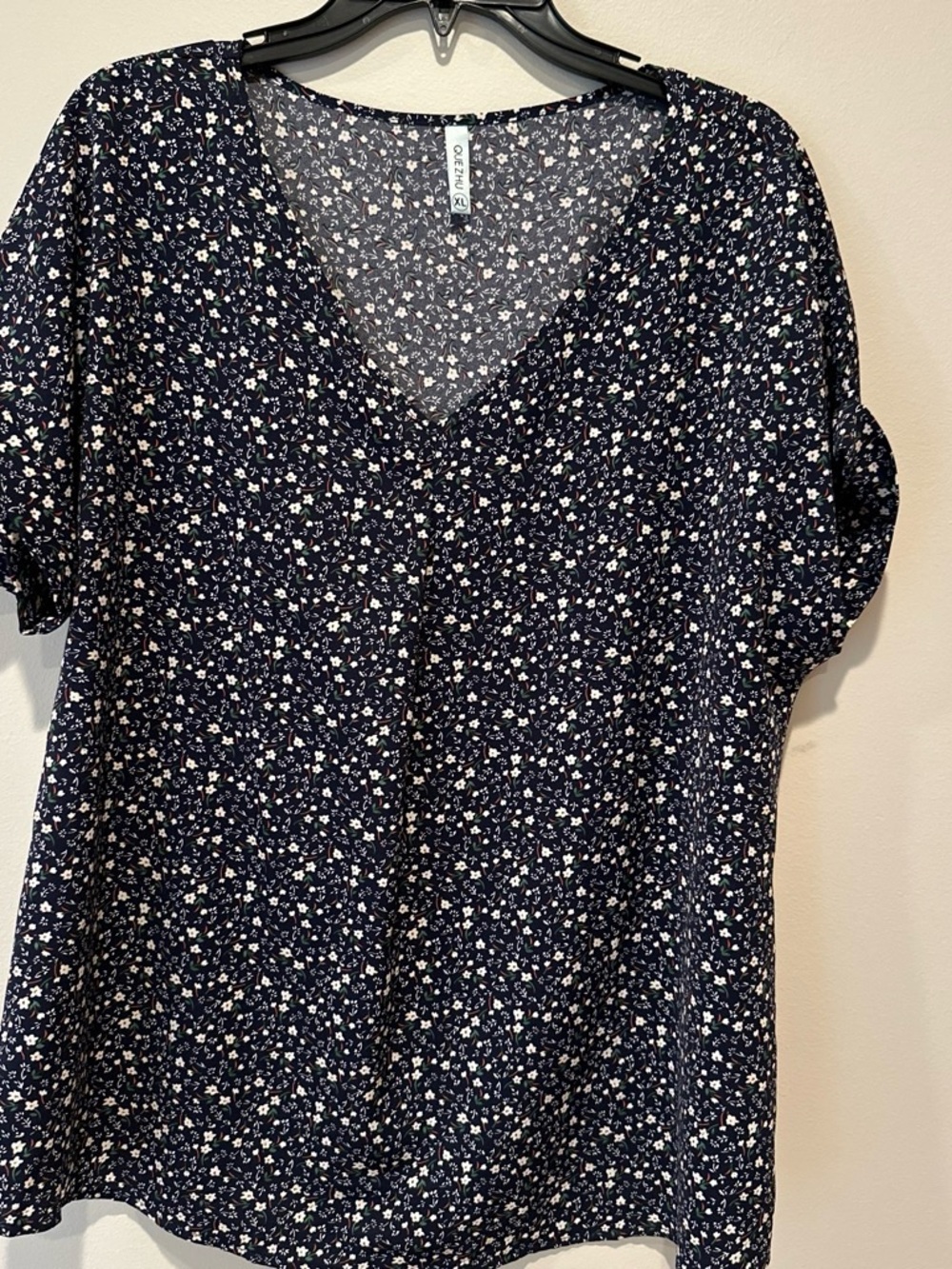 Navy Floral V-Neck Short Sleeve Top